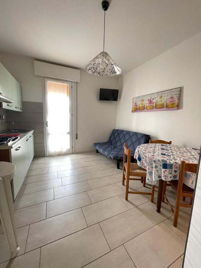 Condominio Michelangelo-Solo Per Famiglie- Walterigato Apartments Lido di Jesolo Exteriör bild