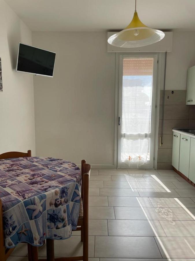 Condominio Michelangelo-Solo Per Famiglie- Walterigato Apartments Lido di Jesolo Exteriör bild