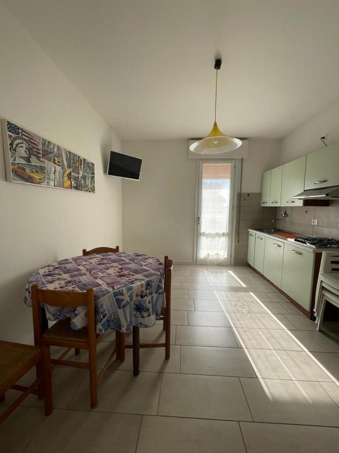 Condominio Michelangelo-Solo Per Famiglie- Walterigato Apartments Lido di Jesolo Exteriör bild